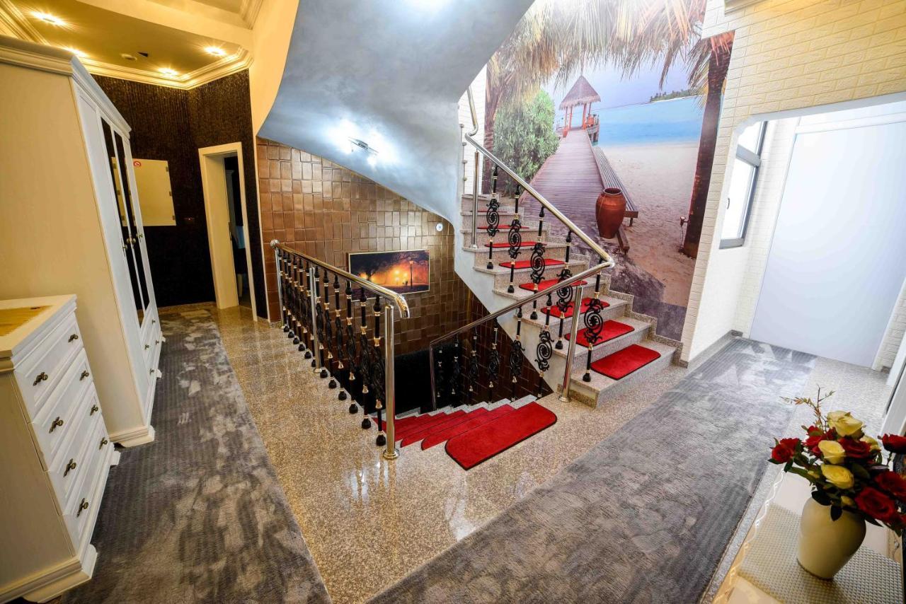 Hotel Palace Velika Kladusa Bagian luar foto