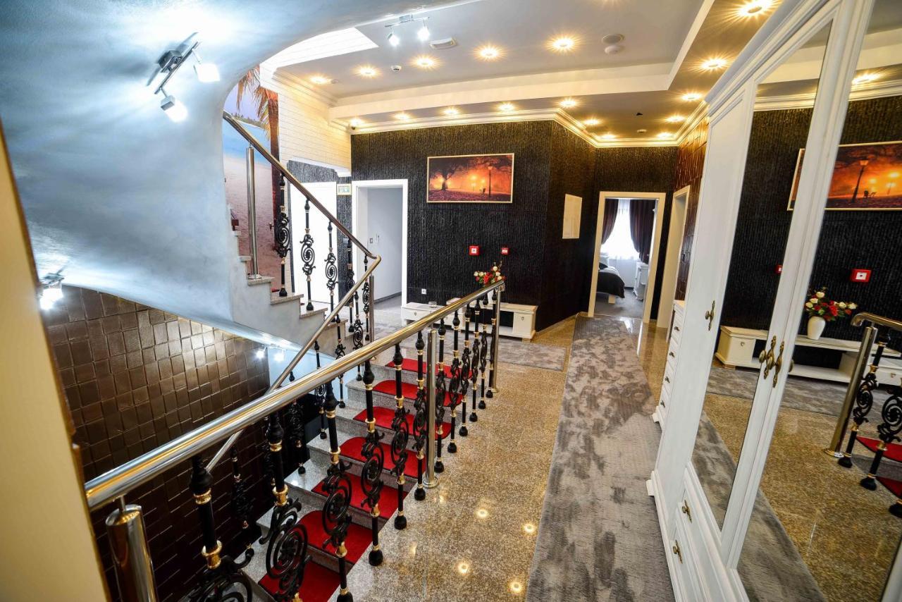 Hotel Palace Velika Kladusa Bagian luar foto