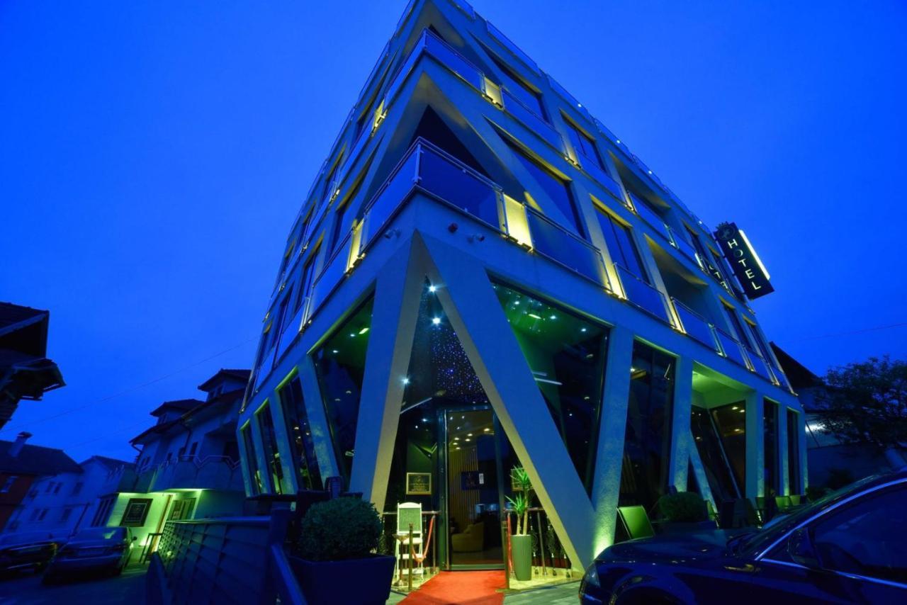 Hotel Palace Velika Kladusa Bagian luar foto