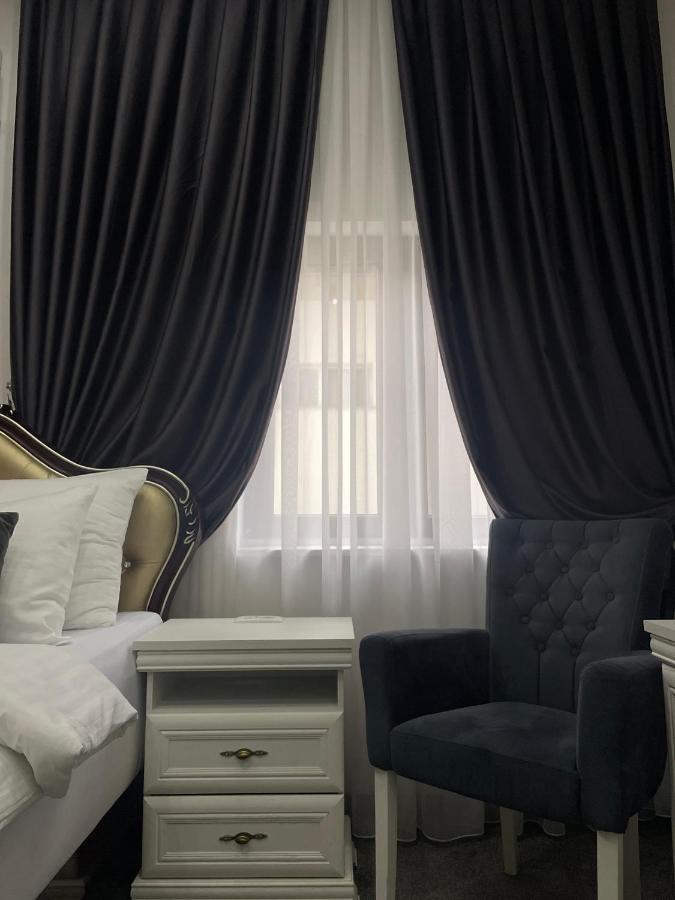 Hotel Palace Velika Kladusa Bagian luar foto