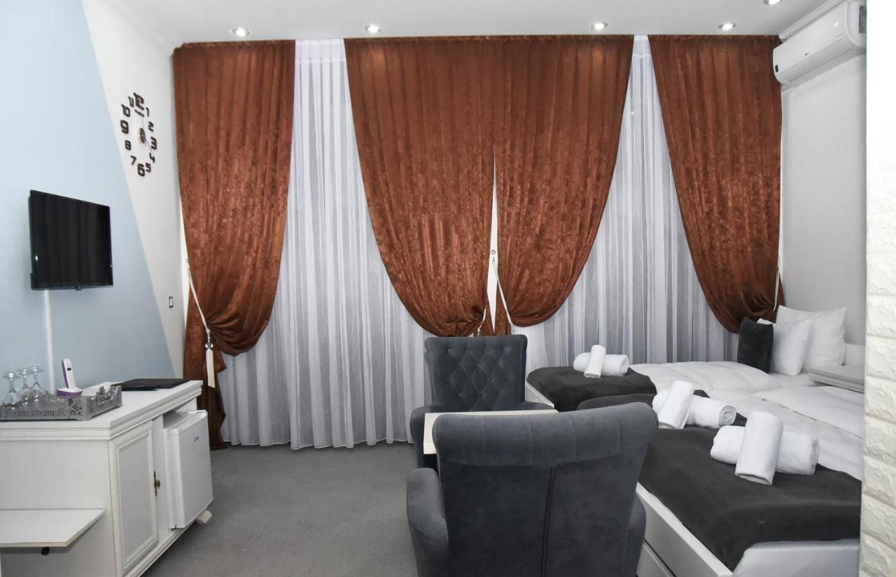 Hotel Palace Velika Kladusa Bagian luar foto