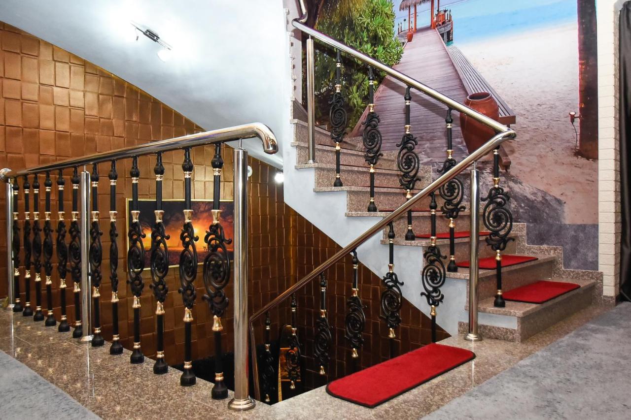 Hotel Palace Velika Kladusa Bagian luar foto